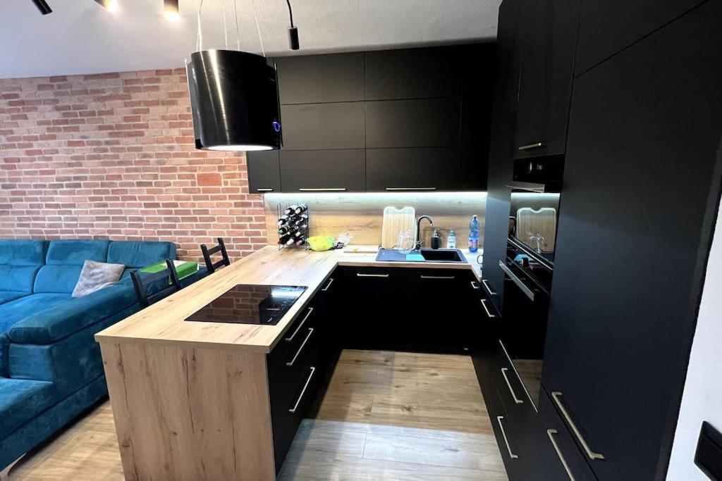 Lake Apartment, 2X Free Garage, 10 Mins To Centre Bratislava Exteriör bild
