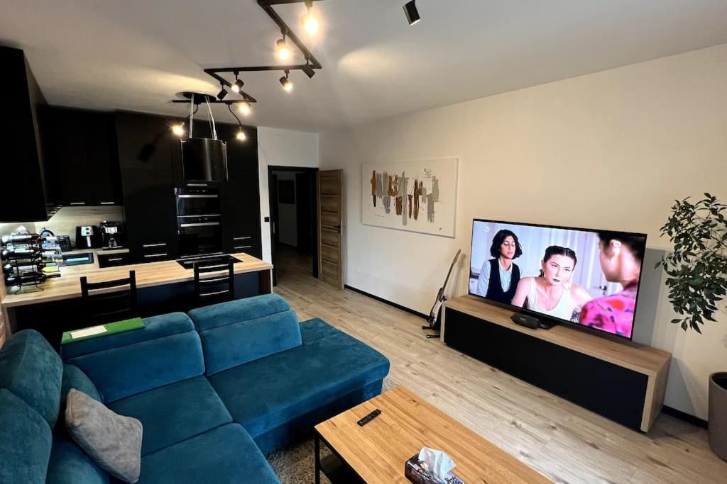 Lake Apartment, 2X Free Garage, 10 Mins To Centre Bratislava Exteriör bild