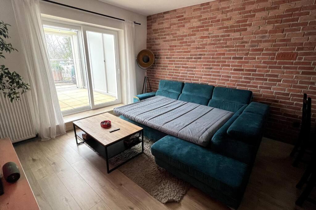 Lake Apartment, 2X Free Garage, 10 Mins To Centre Bratislava Exteriör bild