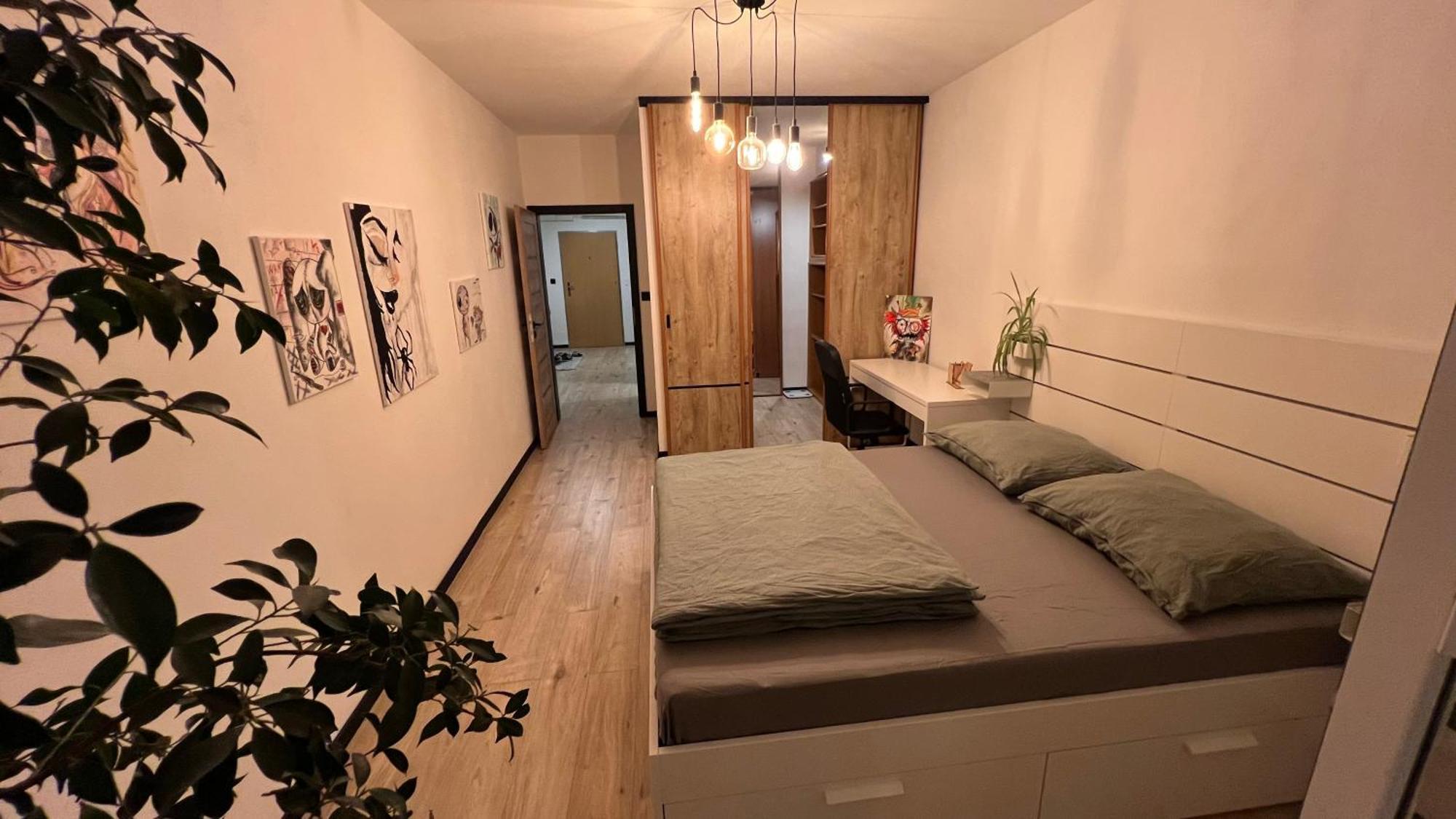 Lake Apartment, 2X Free Garage, 10 Mins To Centre Bratislava Exteriör bild